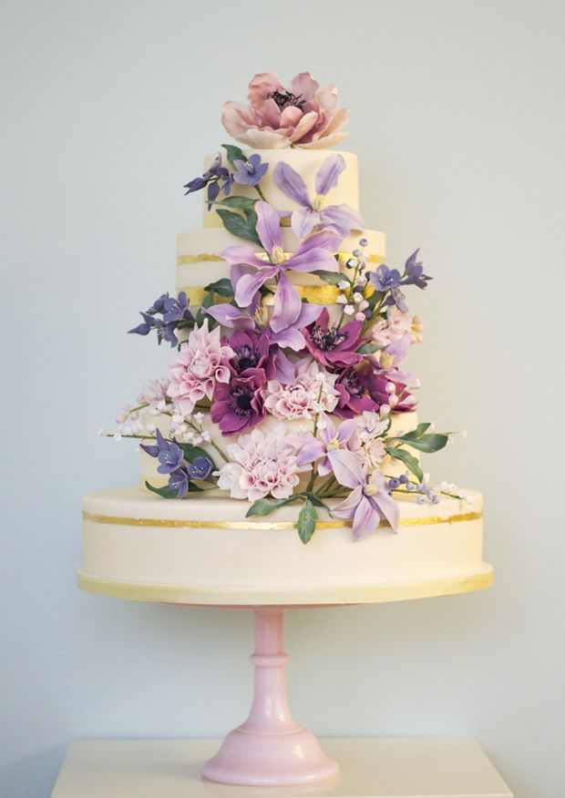 5 Beautiful Spring Wedding Cake Decorations - Floral