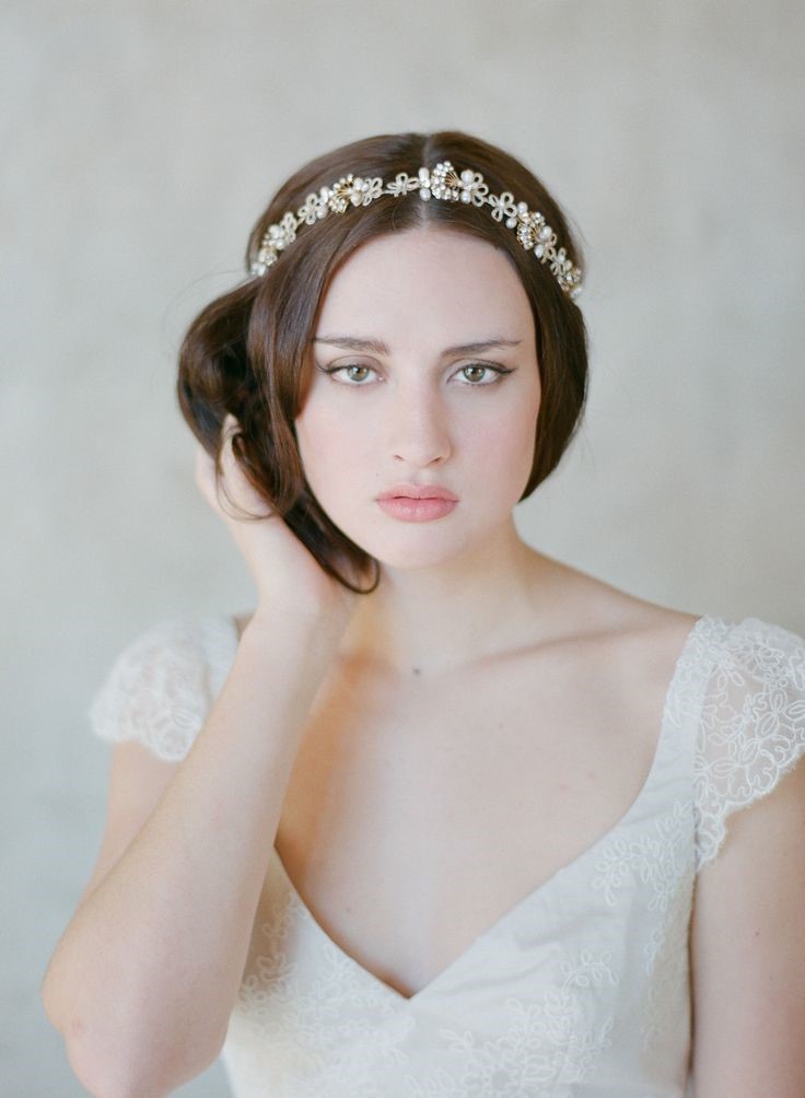 5 Perfect Hair Accessories for a Vintage Bride - Vine by Twigs & Honey