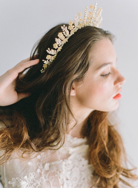 5 Perfect Vintage Bridal Hair Accessories - Wax Flower Crowns