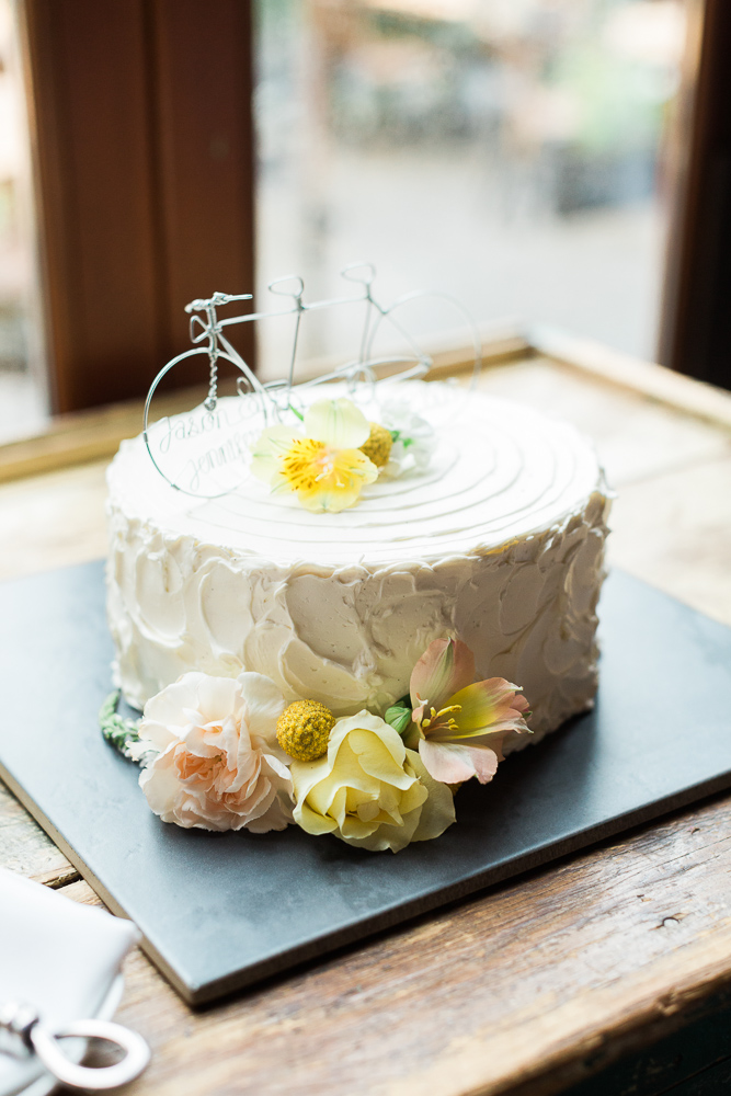 Intimate Wedding Cake - An Intimate Vintage Wedding Full of Romance