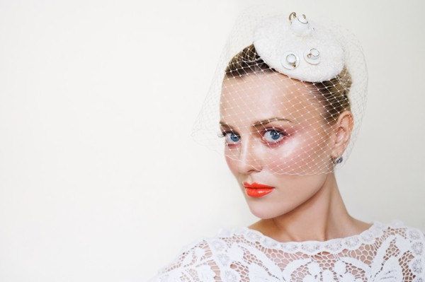 20 Perfect Hair Accessories for the 1950s Loving Bride - Ivory Pill Box by Beretkah
