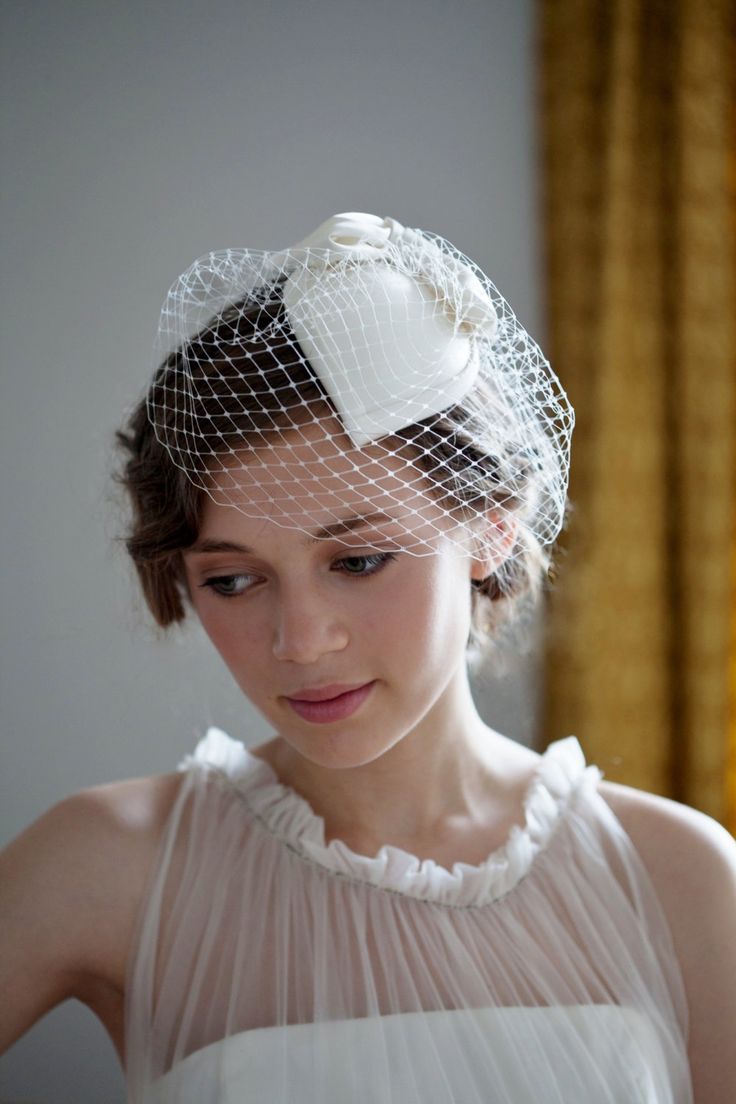20 Perfect Bridal Hair Accessories for the 1950s Loving Bride - Pillbox Hat & Bridal Tiara from Agnes Hart