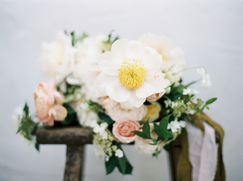 Modern Vintage Bridal Bouquet - Dreamy Garden Wedding Inspiration with a Hint of Provence