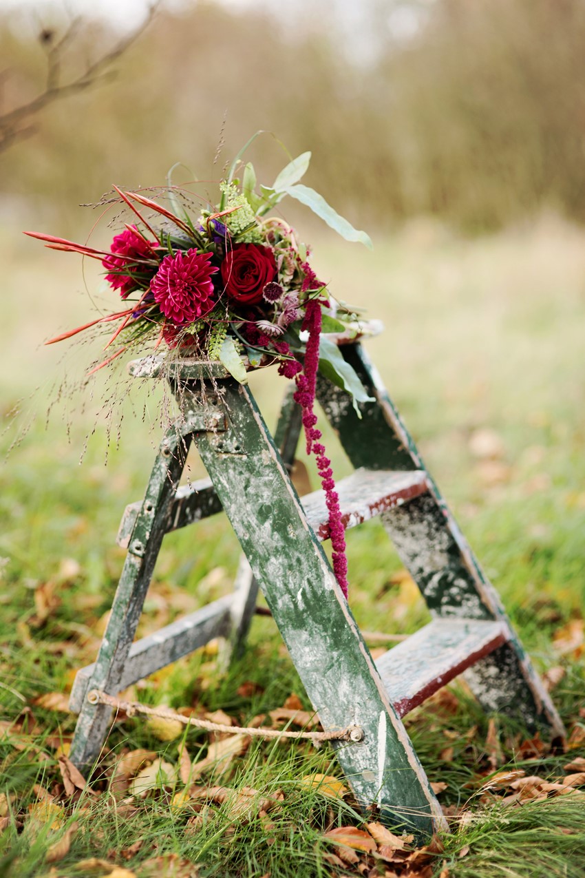 Autumn Bridal Bouquet - Picnic in the Woods - Cozy and Romantic Autumn Wedding Inspiration