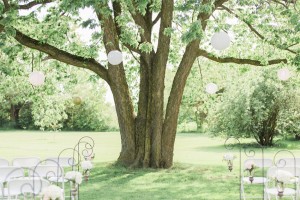 Outdoor Wedding Ceremony Decor - A Romantic Modern-Vintage Wedding with an Elegant Barn Reception Romantic Modern-Vintage Wedding with an Elegant Barn Reception