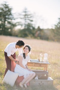 A Romantic Spring Engagement Full of Vintage Charm