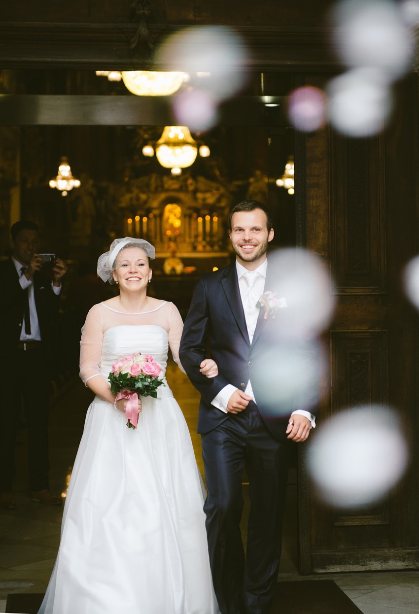 Bubble Confetti - A Sweet 1950s Infused Wedding with a Jackie Kennedy Inspired Wedding Dress