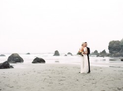 Romantic Beach Wedding Anniversary Shoot // Photography by Taralynn Lawton http://taralynnlawton.com