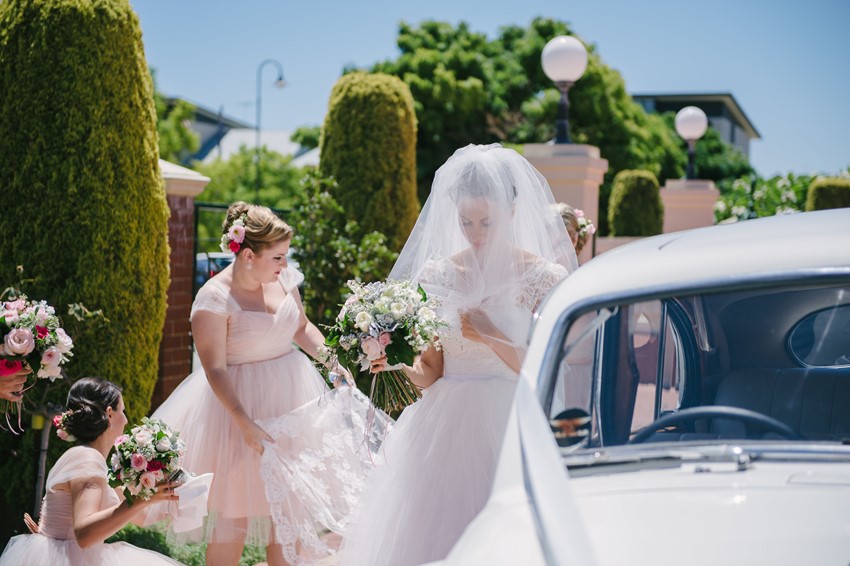 Bride arriving Photography by Claire Morgan