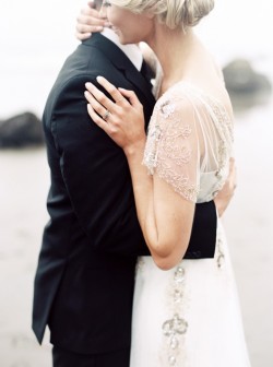 Romantic Wedding Anniversary Ideas // Photography by Taralynn Lawton http://taralynnlawton.com