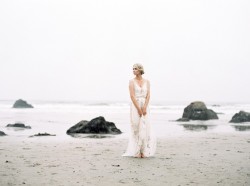 Romantic Vintage Beach Bridal Look // Photography by Taralynn Lawton http://taralynnlawton.com