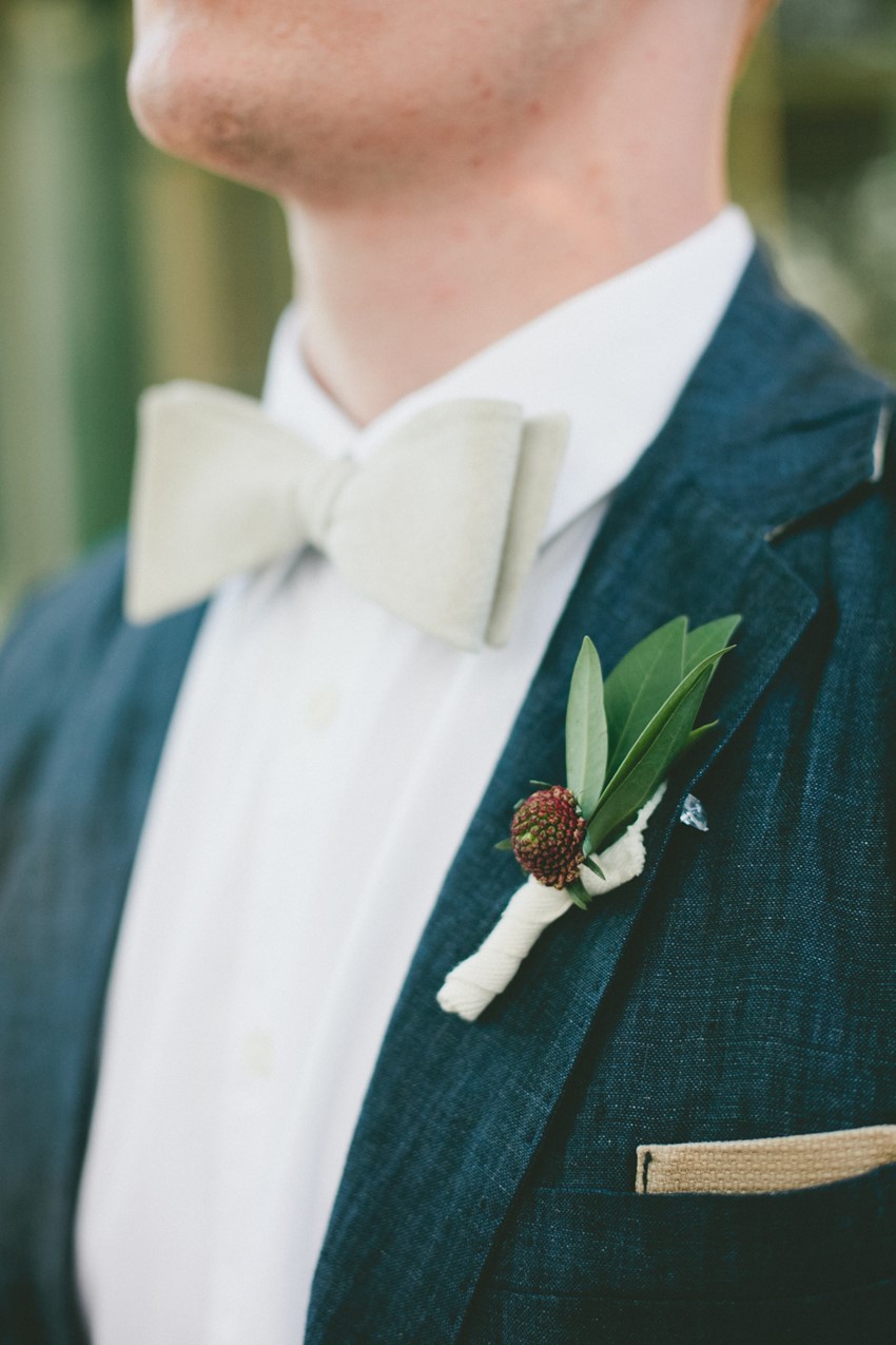 Bowtie & Boutonniere // Photography Onelove Photography