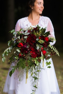 A Breathtaking Red Bridal Bouquet