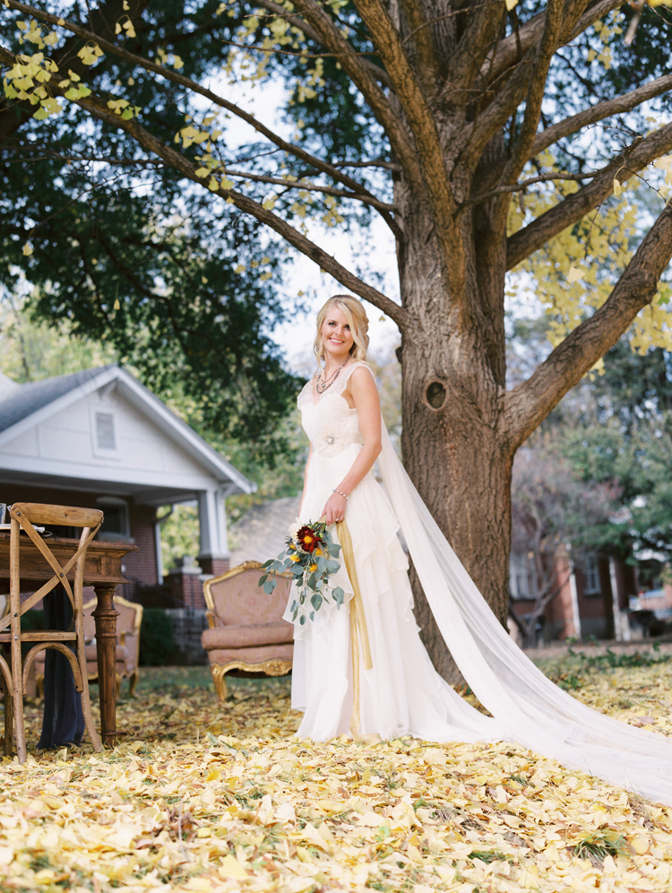 Timeless Autumn Bridal Look // Photography ~ Wendy Cooper Photography