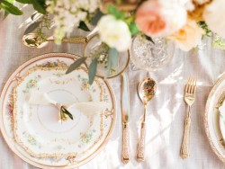 Elegant Wedding Place Setting // Photography ~ The Happy Bloom