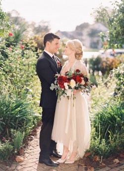 Romantic Garden Wedding Portraits // Photography ~ Marissa Lambert Photography