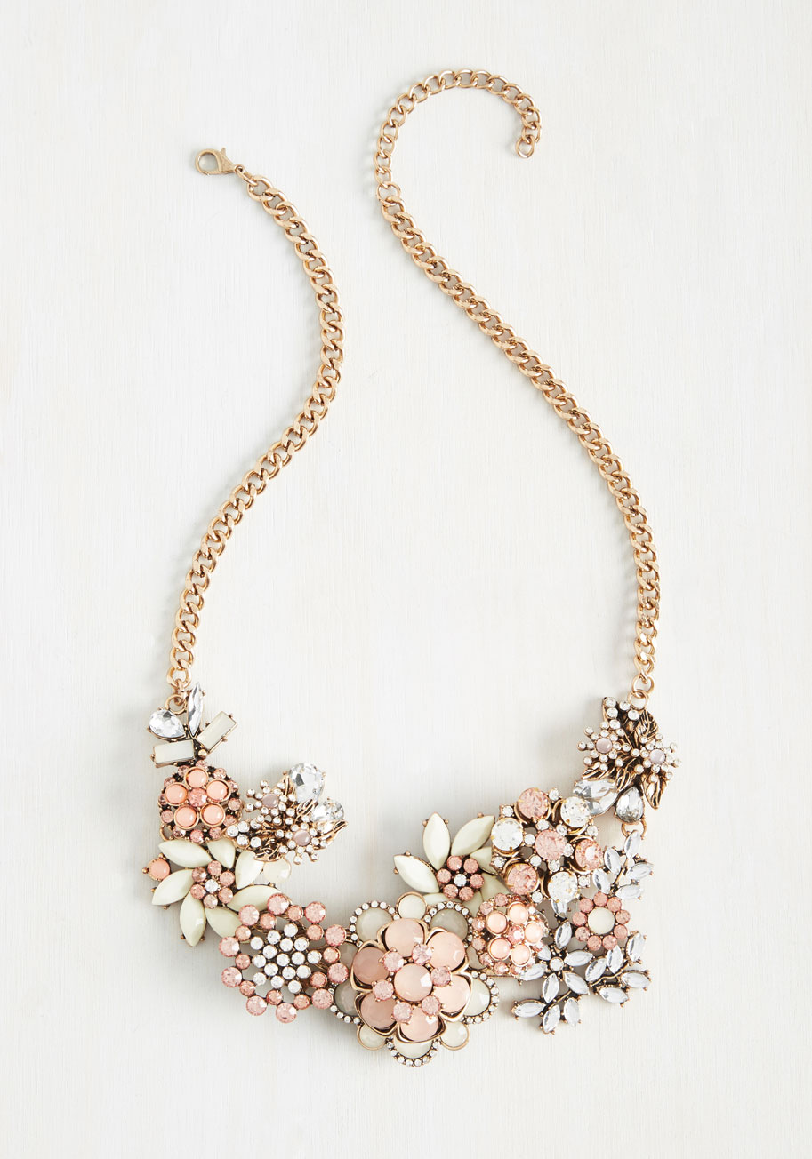 Vow to Wow Necklace in Carnation
