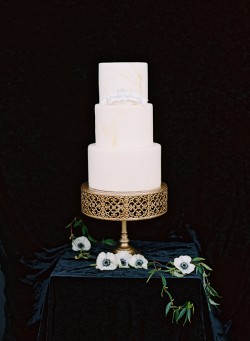 Wow Wedding Cake Stand
