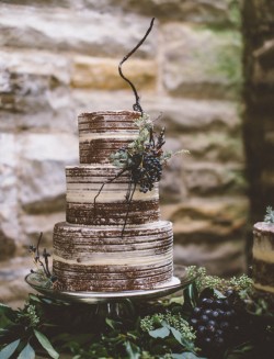 Of The Yummiest Chocolate Wedding Cakes Chic Vintage Brides Chic Vintage Brides