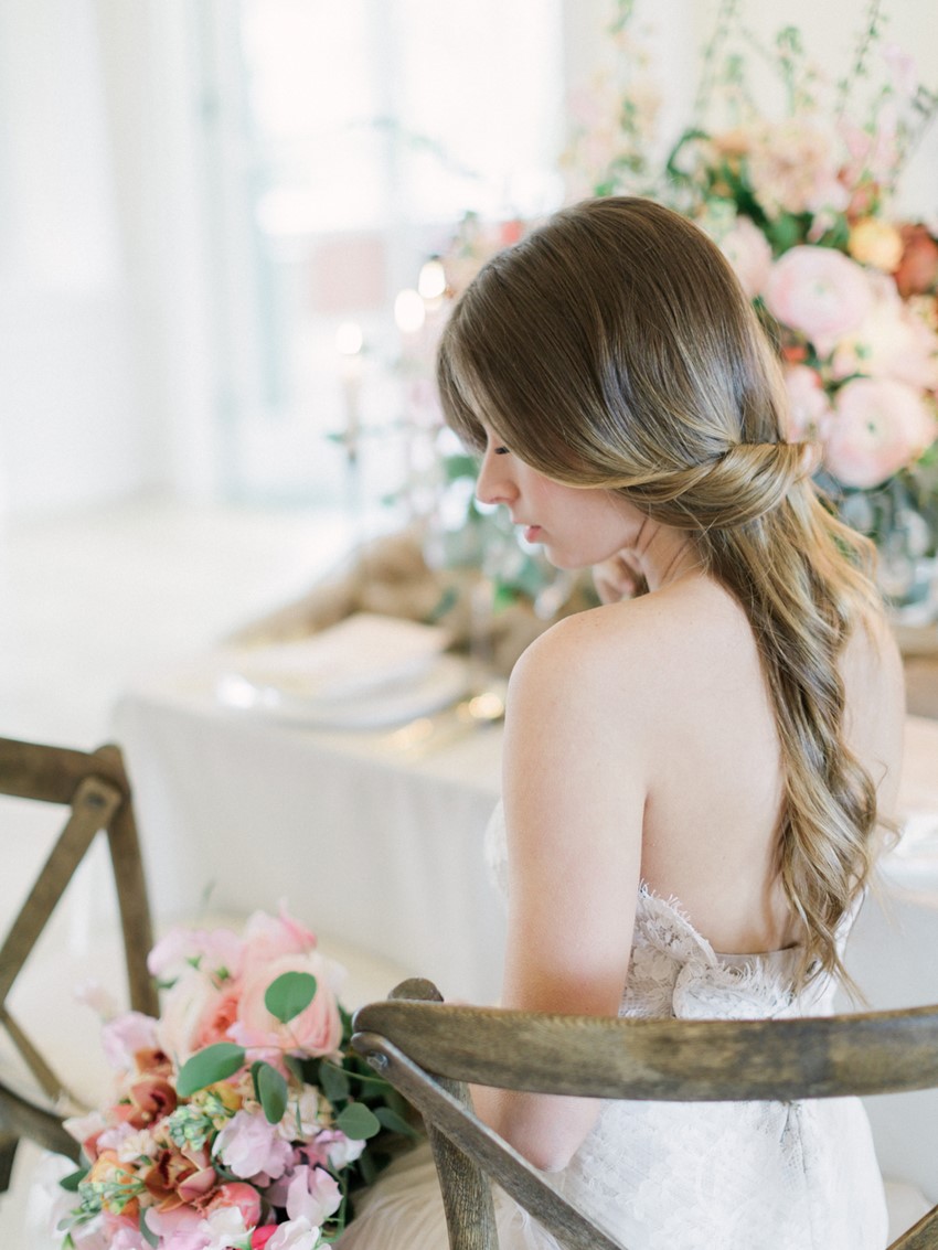 Loose long Bridal Hair // Photography ~ Artiese Studios || Blush Weddings || Gold Weddings