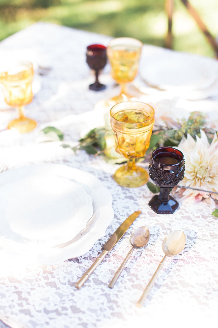 Elegant Rustic Garden Wedding Tablescape // Photography ~ Anna Scott Photography