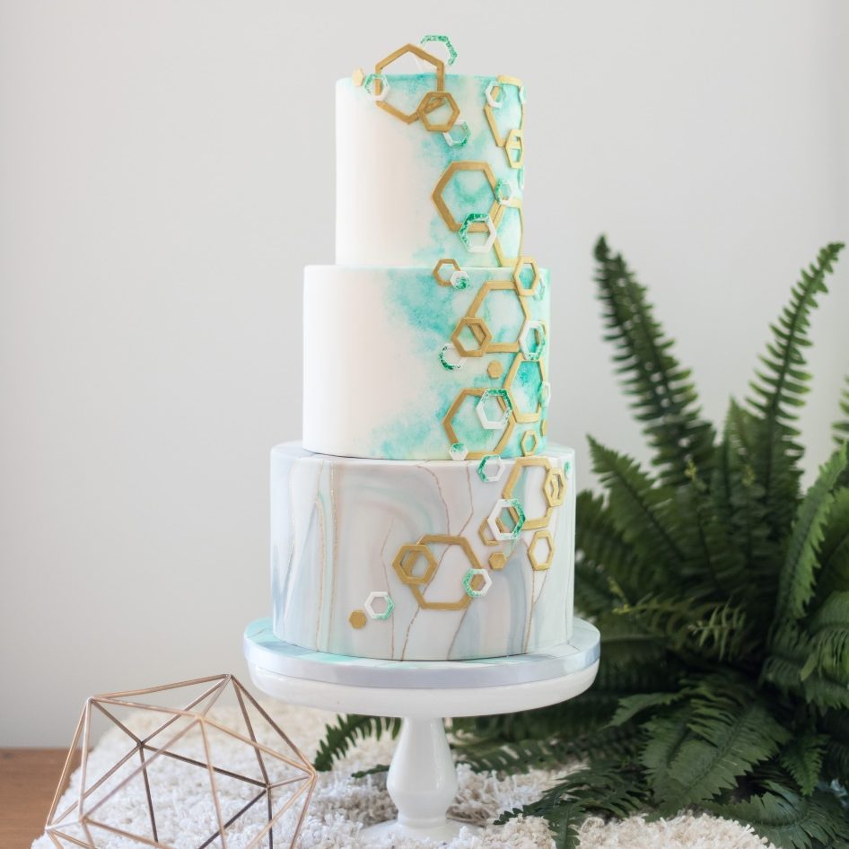 5 Things Your Wedding Cake Maker Wishes You Knew - Chic Vintage Brides ...