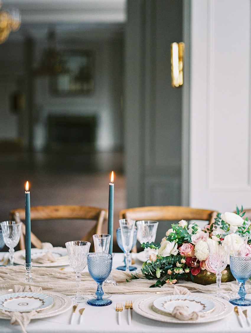 Elegant Neutral & Blue Wedding Tablescape