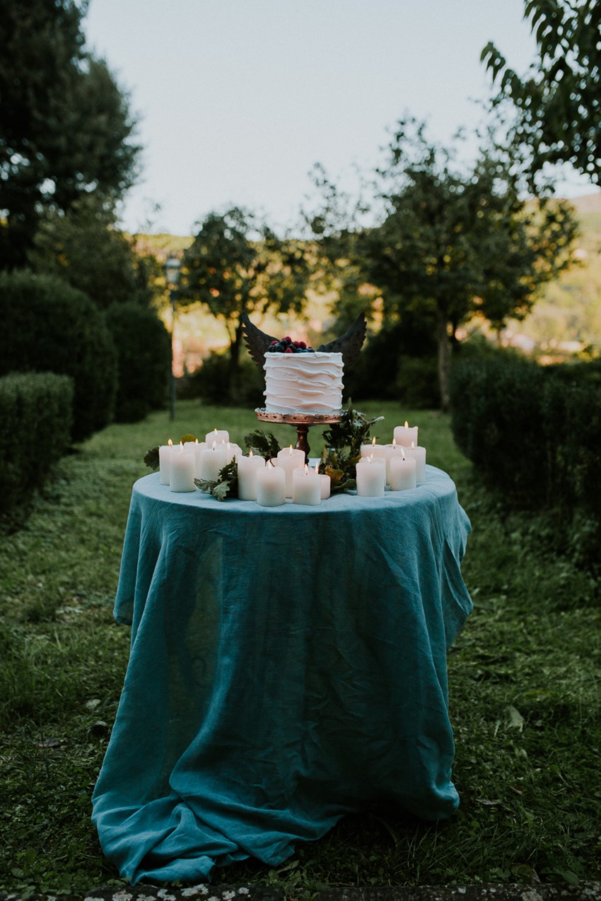 Budget Friendly Single Tier Wedding Cake