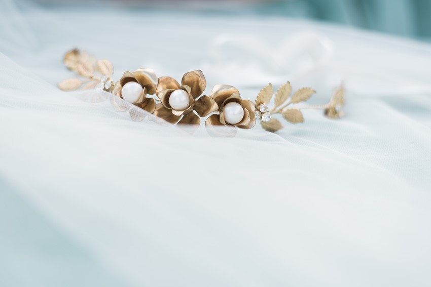 Romantic Gold Bridal Hair Adornment