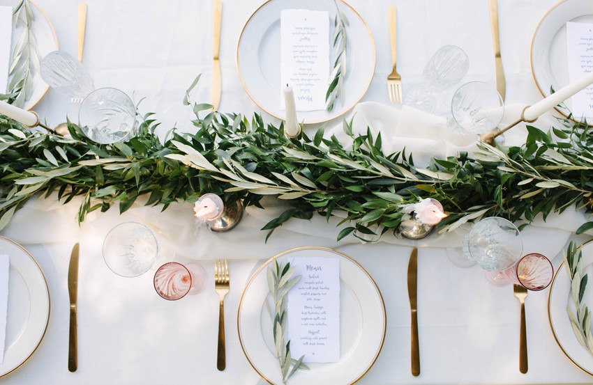 Chic White & Gold Wedding Table