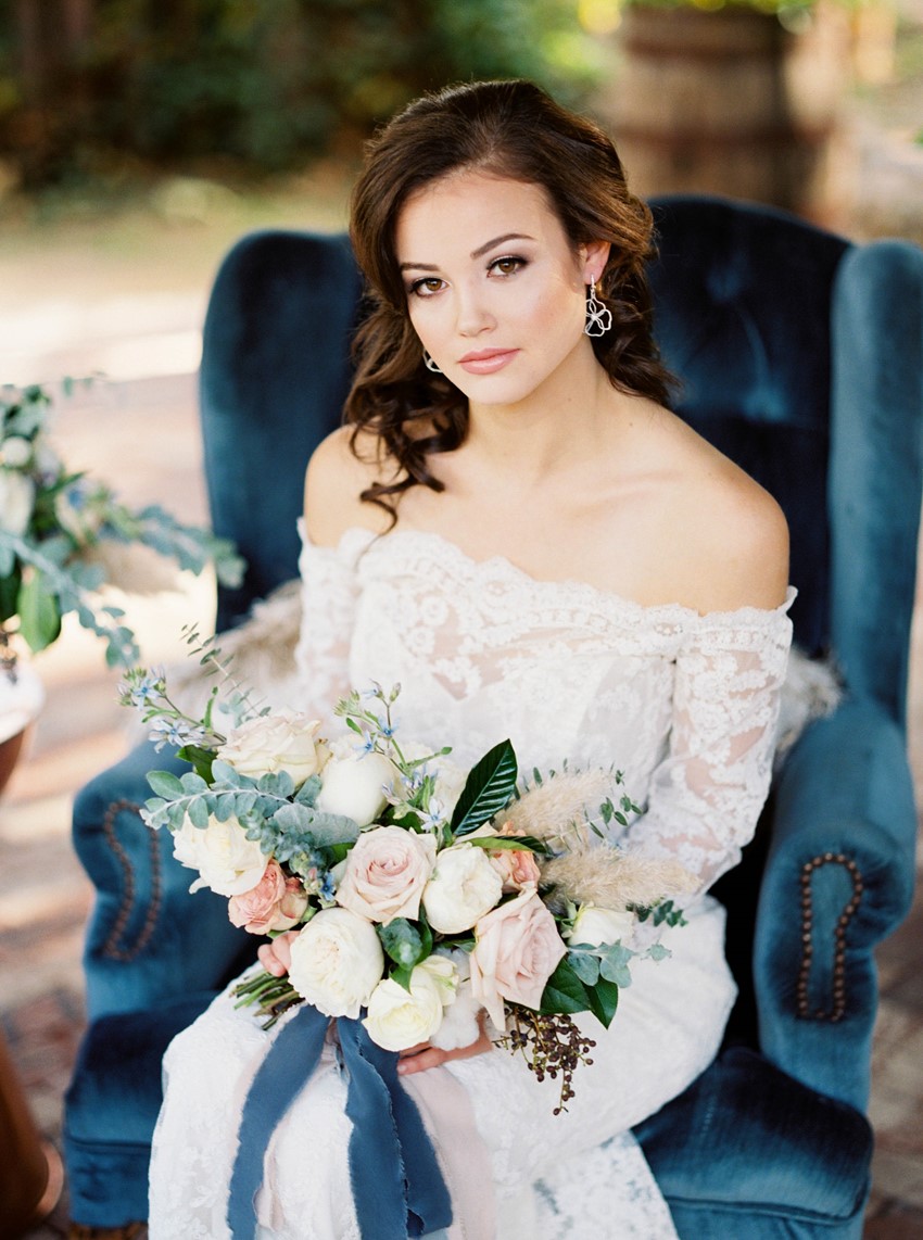 Romantic Vintage Inspired Bride & Bridal Bouquet