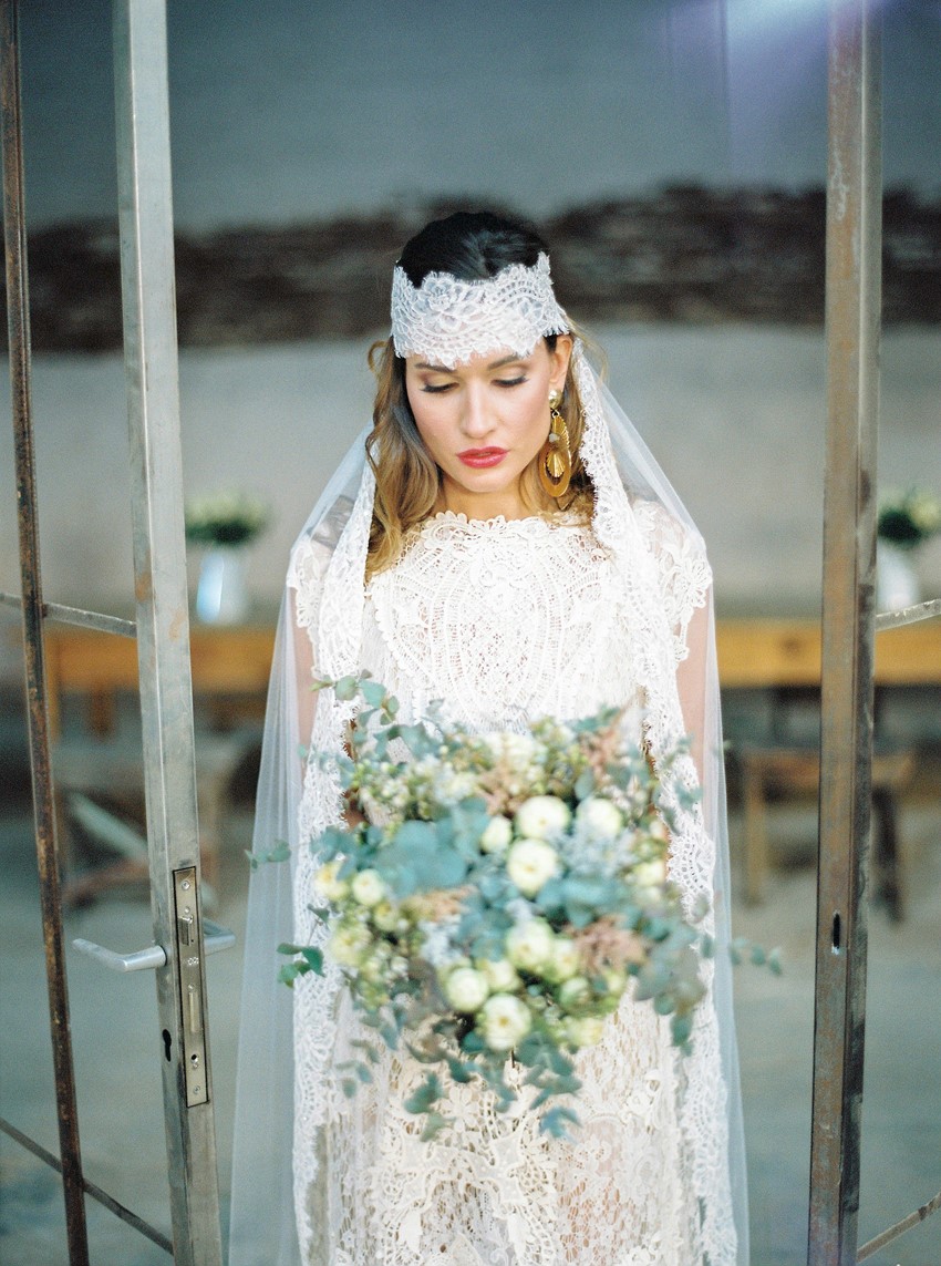 Headdress Veil & Greenery Bridal Bouquet