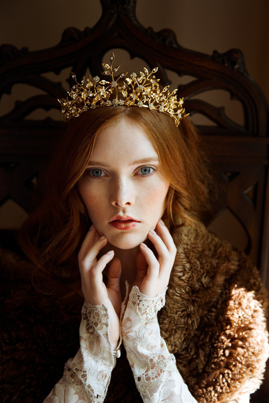 Viola Gold Bridal Crown