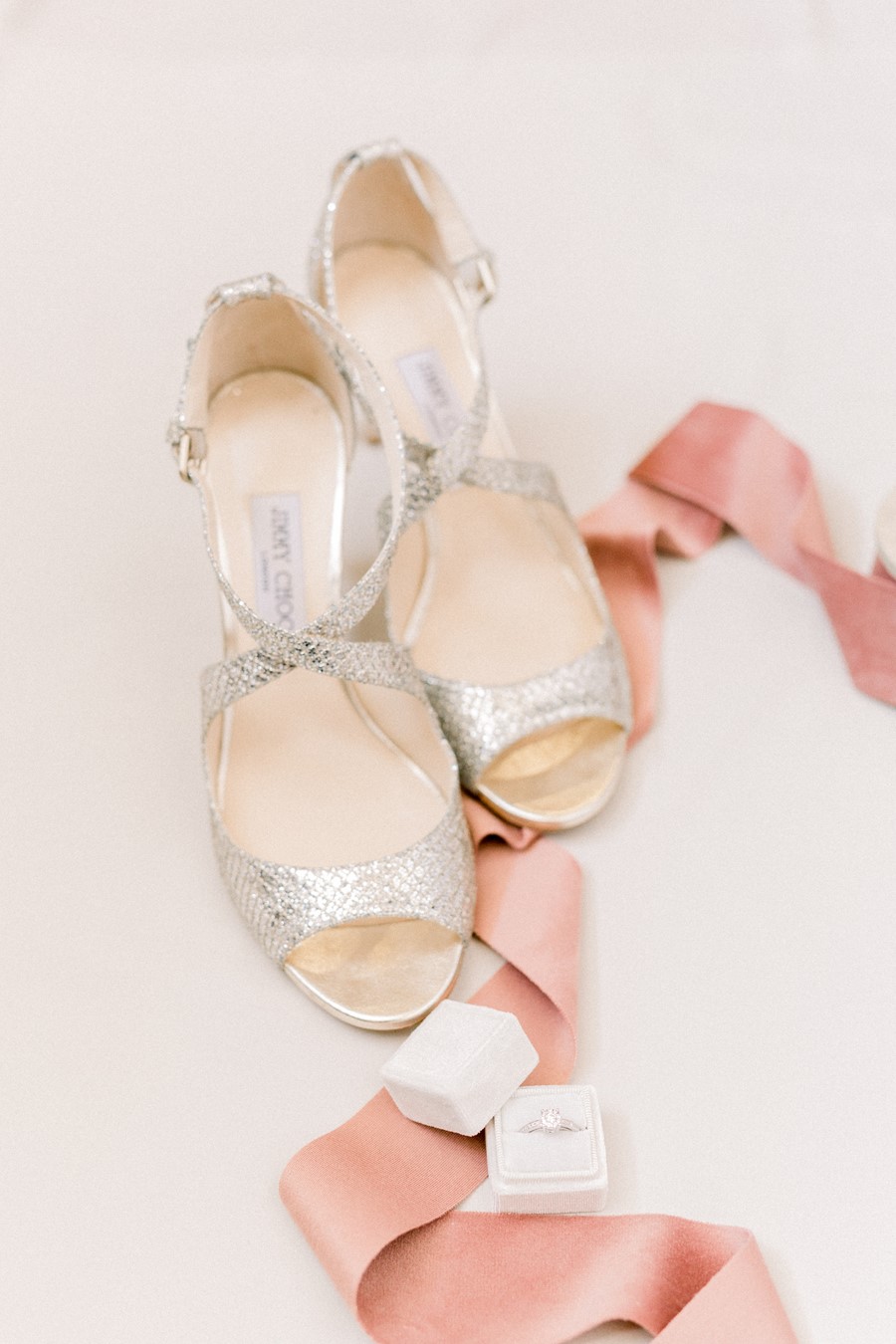 An Understated &amp; Timeless Wedding from Belgium - Chic Vintage Brides ...