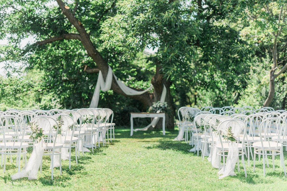 A Relaxed Summer Wedding from Slovakia - Chic Vintage Brides : Chic ...