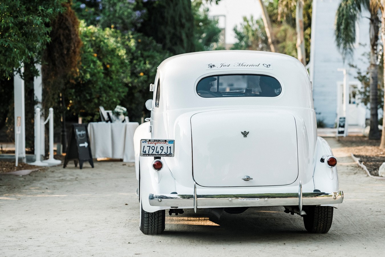 A Sophisticated Vintage Wedding at the Heritage Museum - Chic Vintage